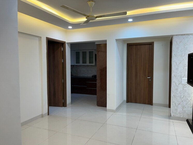 Room, snn-raj-grandeur 3 Bedroom 1375 Sq.Ft. Apartment In Bommanahalli Bangalore 9196473