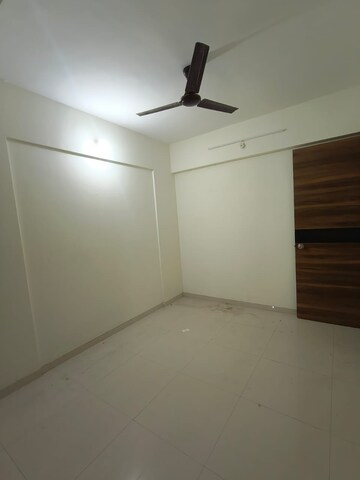 Room in 2 BHK Apartment at Kopar Khairane – for Rent