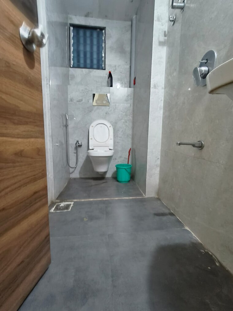 Bathroom, kopar khairane 2 Bedroom 700 Sq.Ft. Apartment In Kopar Khairane Navi Mumbai 9196488