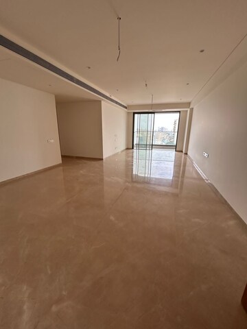 Room in 3 BHK Apartment at Rustomjee Parishram, Pali Hill – for Rent