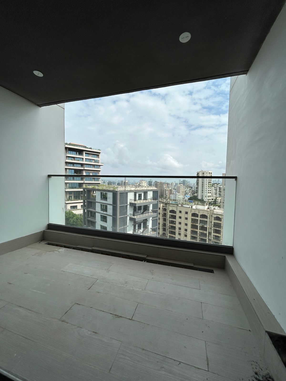 3 BHK 1600 Sq.Ft. Apartment in Rustomjee Parishram