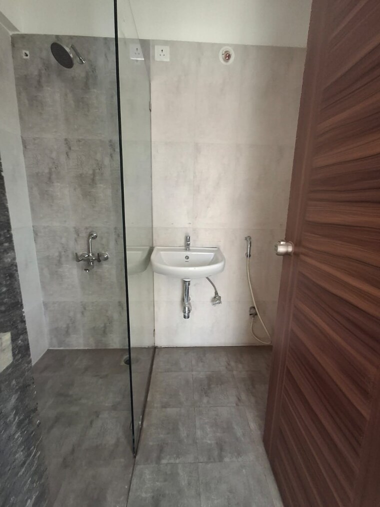 Bathroom, om-trimurti-apartment 2 Bedroom 1100 Sq.Ft. Apartment In Dattawadi Pune 9196492