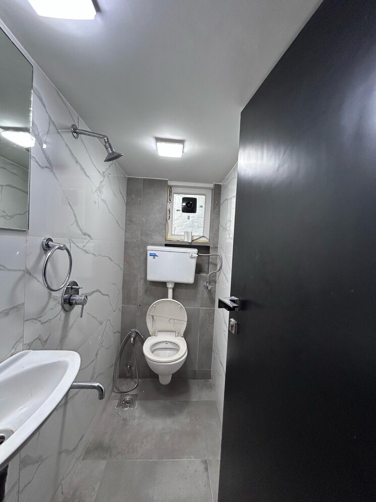 Bathroom, lodha-versova 3 Bedroom 1146 Sq.Ft. Apartment In Versova Mumbai 9196496