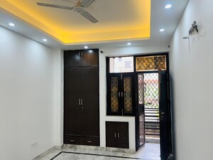 Bedroom in 3 BHK Independent House at Chattarpur – for Sale