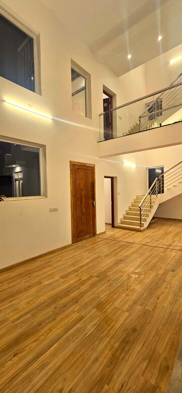 Room in 6+ BHK Villa at Kodaikanal – for Sale