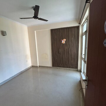 Room in 2 BHK Apartment at Supertech Ecociti, Sector 137 – for Sale