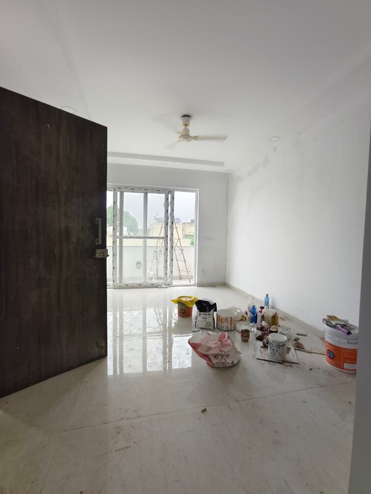 Cover Image, vasant kunj 3 Bedroom 1650 Sq.Ft. Apartment In Vasant Kunj Delhi 9196563