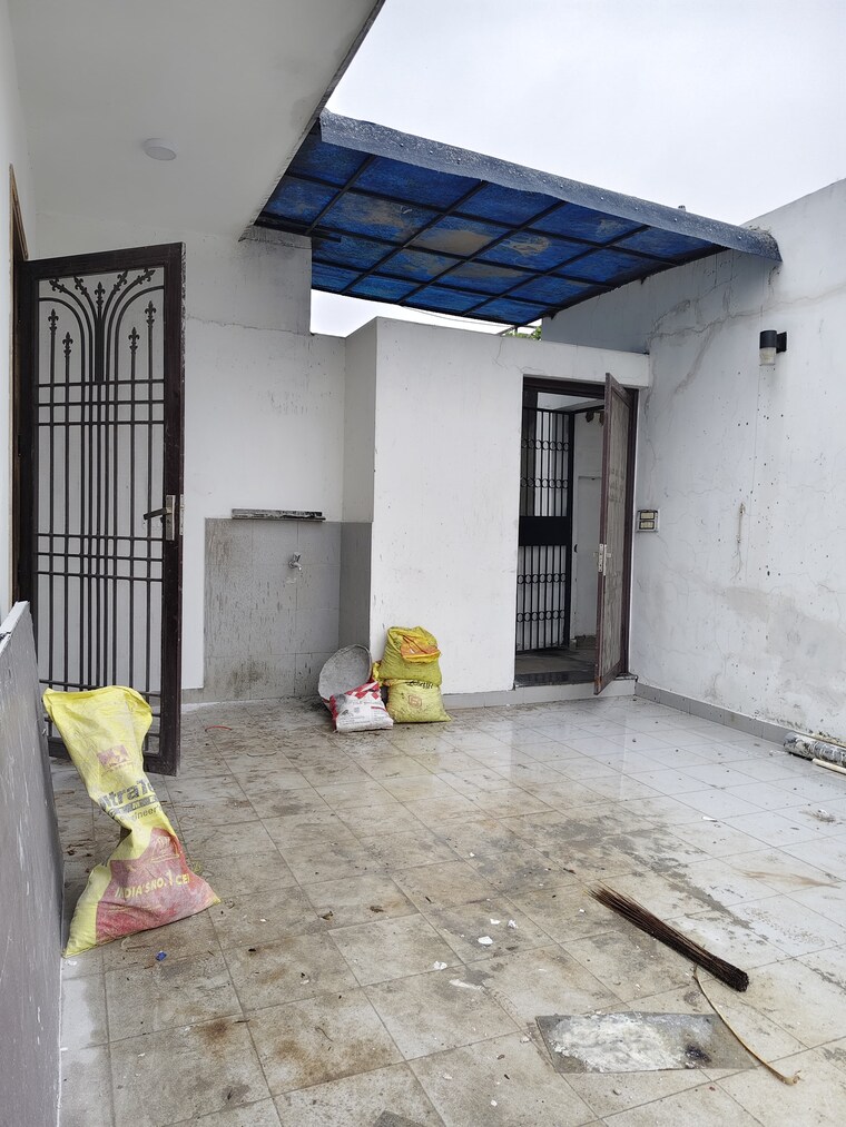 Exterior View, vasant kunj 3 Bedroom 1650 Sq.Ft. Apartment In Vasant Kunj Delhi 9196563