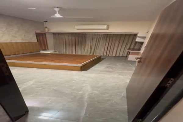 2 BHK + Servant Room 1050 Sq.Ft. Apartment in Lokhandwala Complex