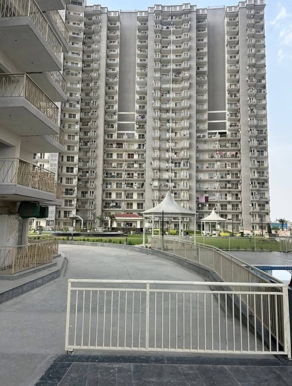 3 BHK Apartment For Sale in Pareena Micasa