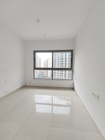 Room in 2 BHK Apartment at Kalpataru Immensa D, Kolshet Road – for Rent