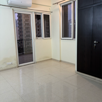 Room in 3.5 BHK Apartment at Dasnac The Jewel, Sector 75 – for Rent