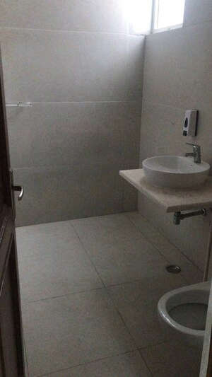 Bathroom in 3 BHK Builder Floor at SS Almeria, Sector 84 – for Sale