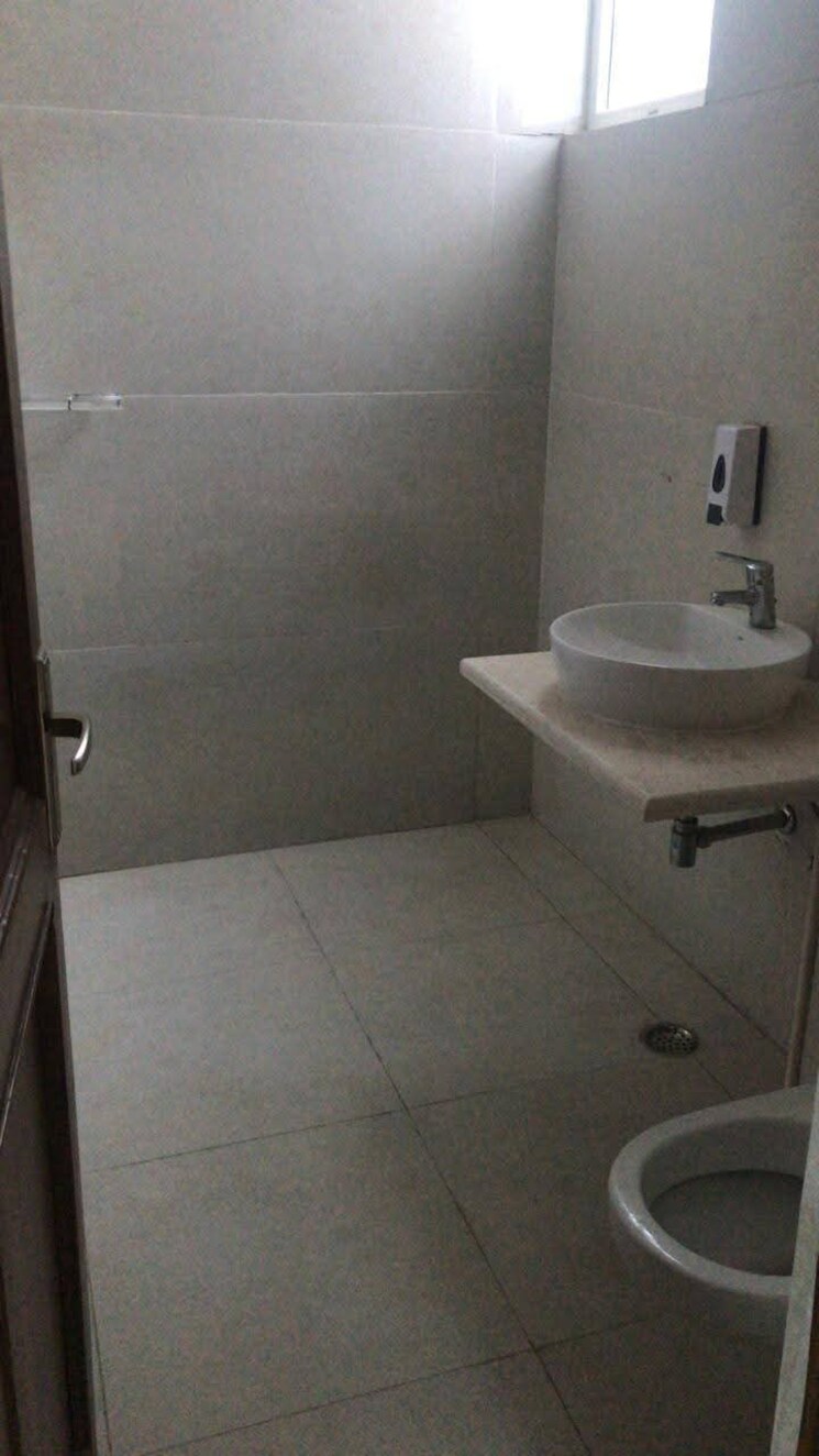 Bathroom, ss-almeria 3 Bedroom 2000 Sq.Ft. Builder Floor In Sector 84 Gurgaon 9196582