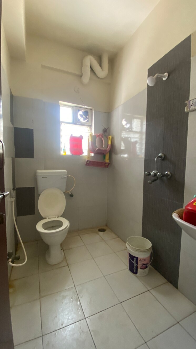 Bathroom, purti-utsav 3 Bedroom 1264 Sq.Ft. Apartment In Rajarhat Road Kolkata 9196625