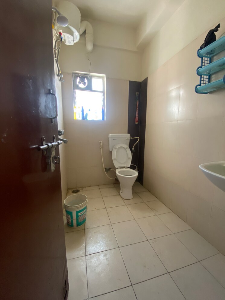 Bathroom, purti-utsav 3 Bedroom 1264 Sq.Ft. Apartment In Rajarhat Road Kolkata 9196625