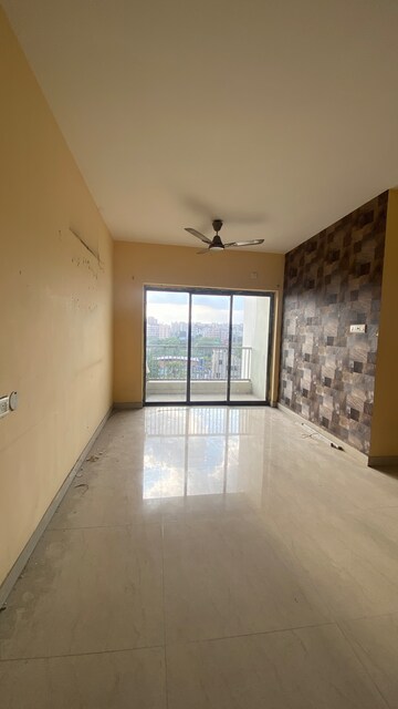 Room in 3 BHK Apartment at Purti Star, Rajarhat New Town – for Sale
