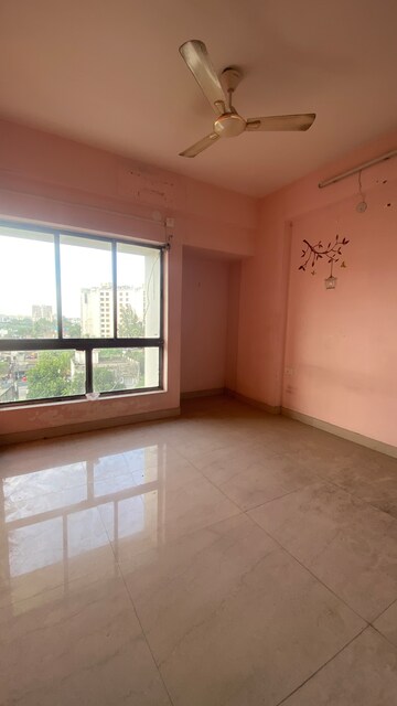 Room in 3 BHK Apartment at Purti Star, Rajarhat New Town – for Sale