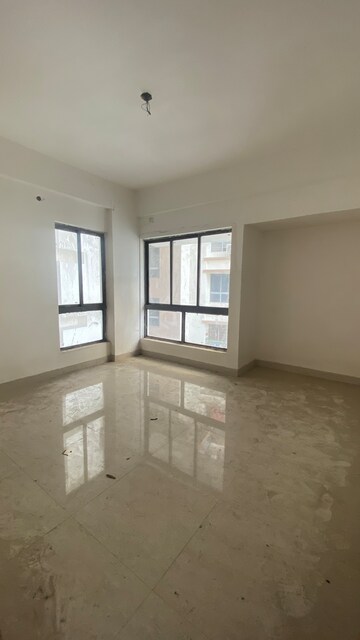 Room in 3 BHK Apartment at Purti Star, Rajarhat New Town – for Sale