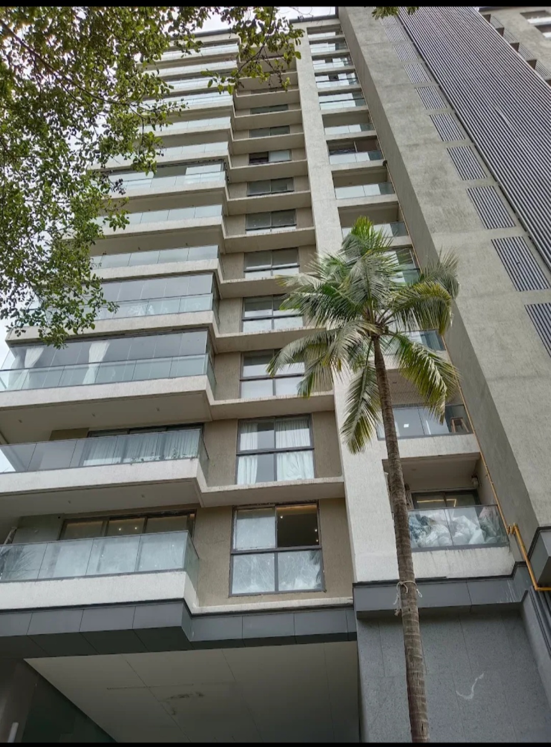 3 BHK + Servant Room Apartment For Sale in Rustomjee Elements