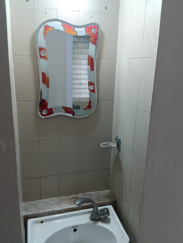 Bathroom, hiranandani-garden-eden-2 1 Bedroom 560 Sq.Ft. Apartment In Powai Mumbai 9196691
