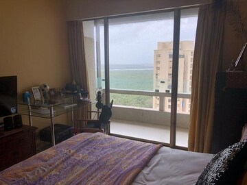 Bedroom in 4 BHK Apartment at Oberoi Realty Sky Heights, Andheri West – for Rent
