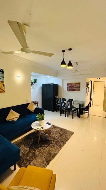 Team Area in 3 BHK Apartment at Arshie Complex, Versova – for Rent