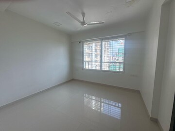Room in 3 BHK Apartment at DLH Orchid, Andheri West – for Rent