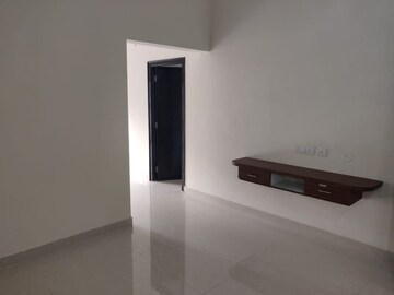 Room in 5 BHK Apartment at Tarnaka – for Sale