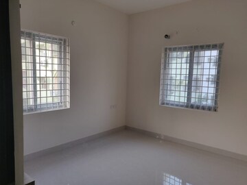 Room in 5 BHK Apartment at Tarnaka – for Sale