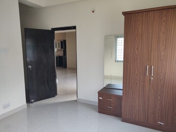 Room in 5 BHK Apartment at Tarnaka – for Sale