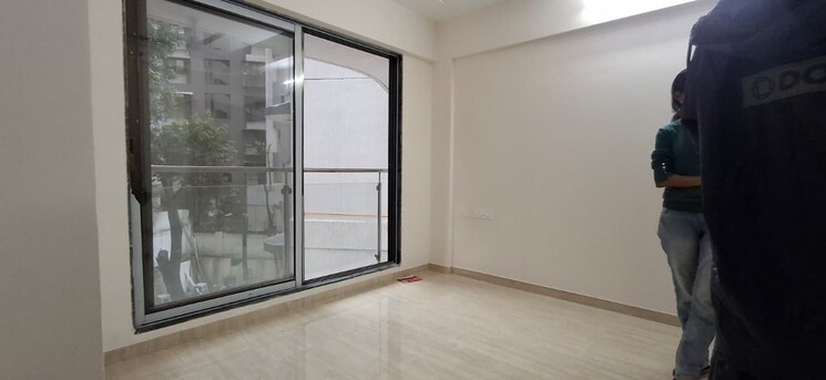 Room, je-and-vee-om-trimurti 1 Bedroom 400 Sq.Ft. Apartment In Malad East Mumbai 9196745