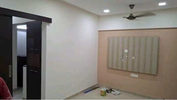 Room in 2 BHK Apartment at Kalpataru Immensa, Kolshet Road – for Rent