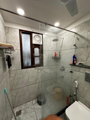 Bathroom in 3 BHK Builder Floor at Hope Apartments, Sector 15 – for Rent