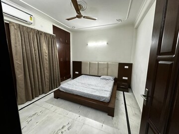 Bedroom in 3 BHK Builder Floor at Hope Apartments, Sector 15 – for Rent