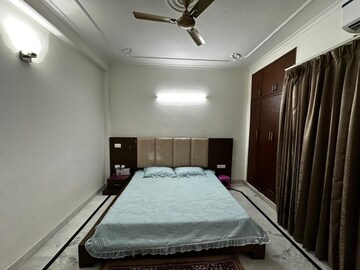 Bedroom in 3 BHK Builder Floor at Hope Apartments, Sector 15 – for Rent
