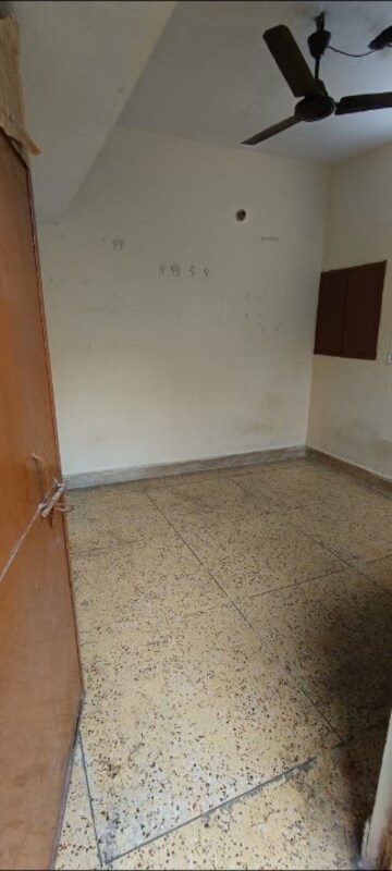 1 BHK Independent House For Rent in Mukherjee Nagar