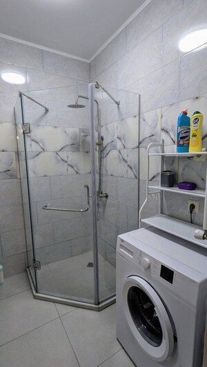 Bathroom in 1 BHK Builder Floor at Uttam Nagar – for Sale