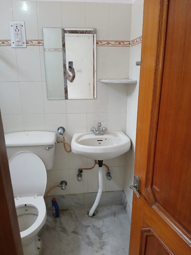 Bathroom, sector 38 3 Bedroom 3500 Sq.Ft. Builder Floor In Sector 38 Chandigarh 9196833