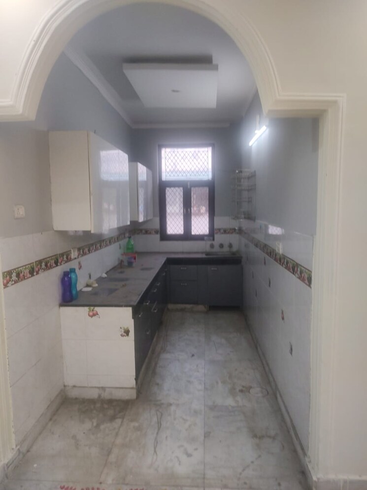 Kitchen, green fields colony 3 Bedroom 200 Sq.Yd. Builder Floor In Green Fields Colony Faridabad 9196848