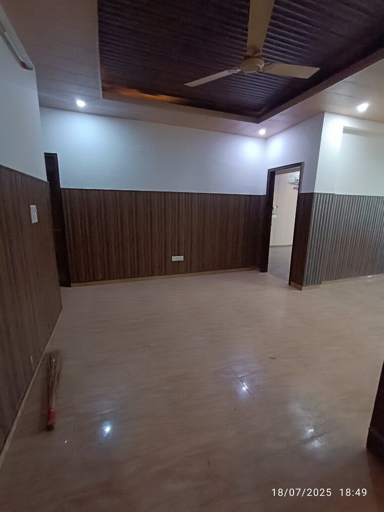 Room, sector 118 3 Bedroom 1500 Sq.Ft. Apartment In Sector 118 Mohali 9196884
