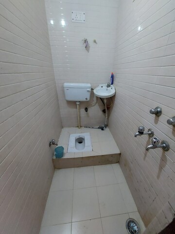 Bathroom in 1 BHK Apartment at Sarita Vihar – for Rent