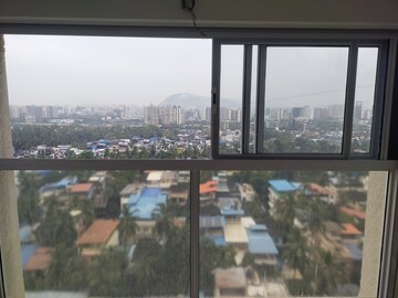 Room in 2 BHK Apartment at Hirani Skyview Castle, Kurla – for Rent