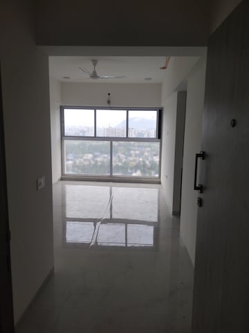 Room in 2 BHK Apartment at Hirani Skyview Castle, Kurla – for Rent