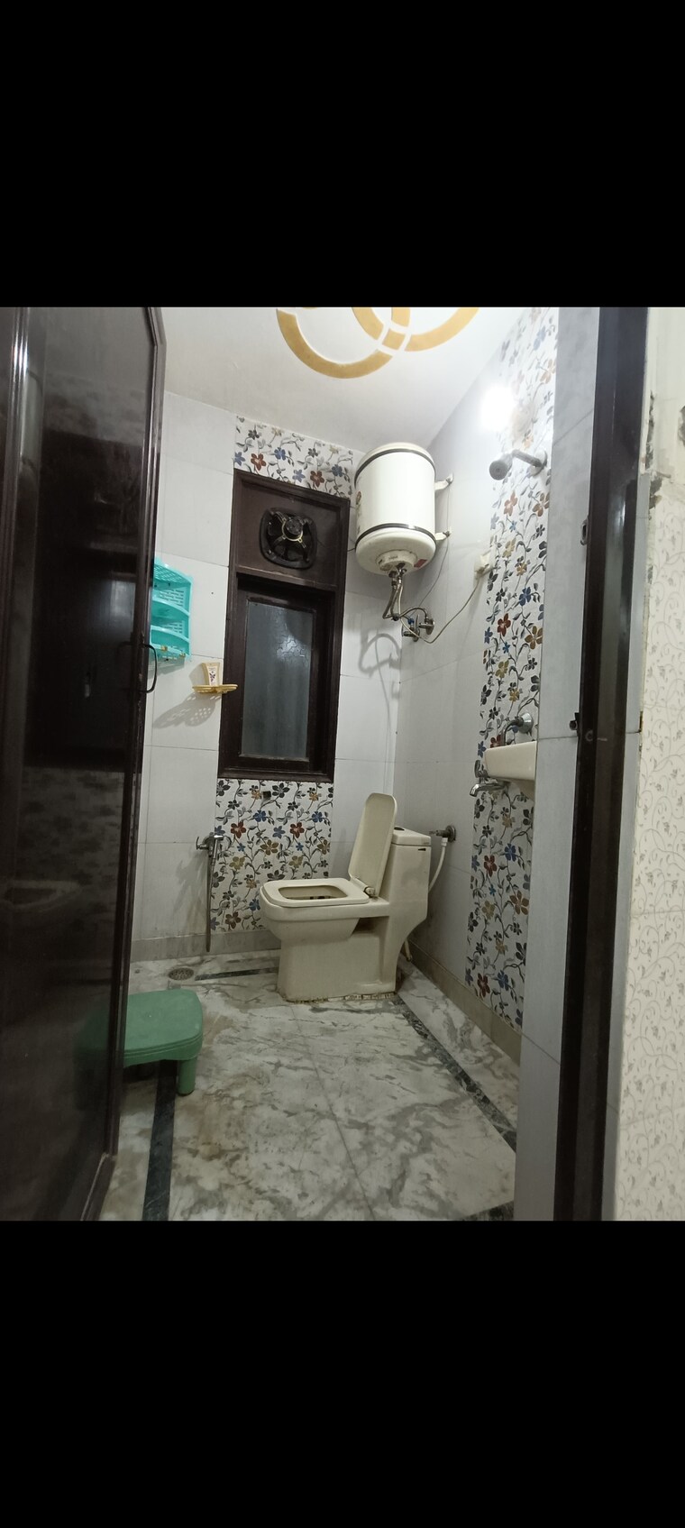 Bathroom, mayur vihar phase 1 2 Bedroom 950 Sq.Ft. Builder Floor In Mayur Vihar Phase 1 Delhi 9196922