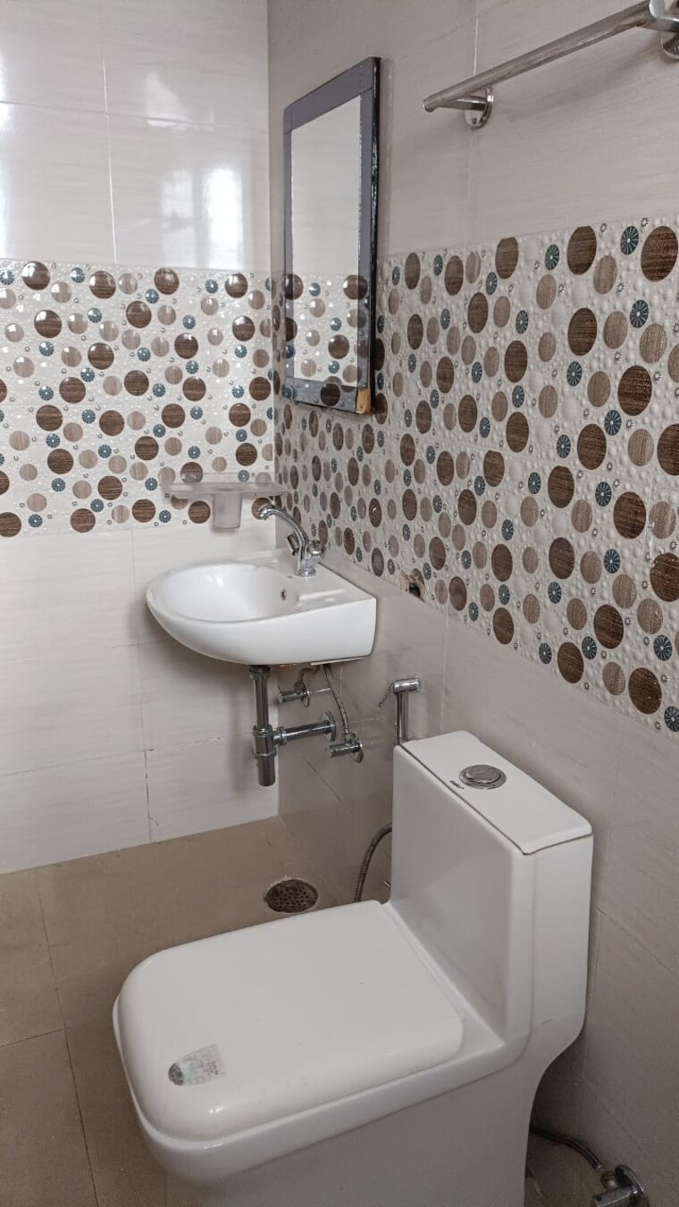 Bathroom, sector 15 3 Bedroom 1800 Sq.Ft. Apartment In Sector 15 Gurgaon 9196929