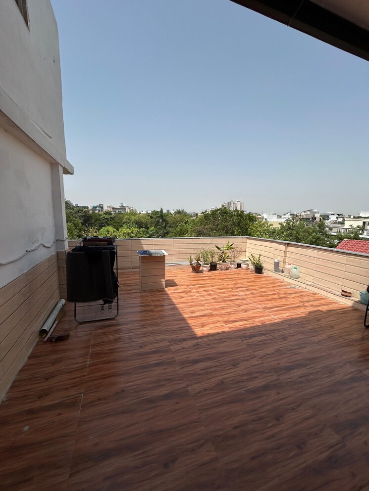  Parking, sector 31 1 Bedroom 800 Sq.Ft. Builder Floor In Sector 31 Gurgaon 9196932