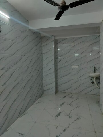 Room in 2 BHK Apartment at Sarita Vihar – for Rent