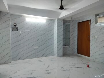 Room in 2 BHK Apartment at Sarita Vihar – for Rent