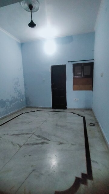 Room in 6+ BHK Villa at Gomti Nagar – for Rent